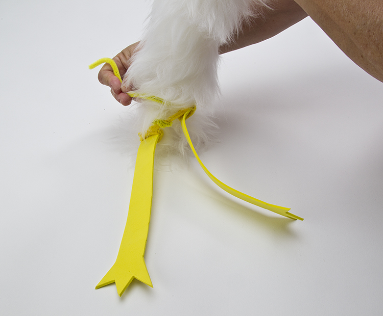 Attaching legs to duster